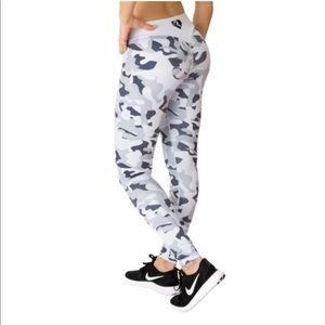 Women’s Best Camo legging